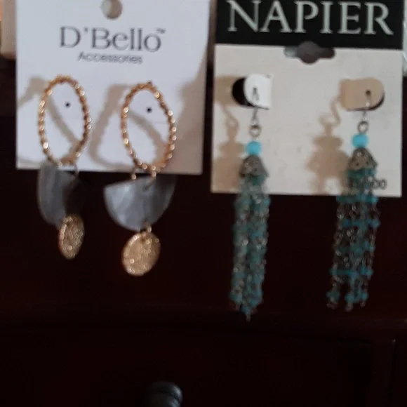 Lot of 7 Pairs Earrings - Picture 4 of 6